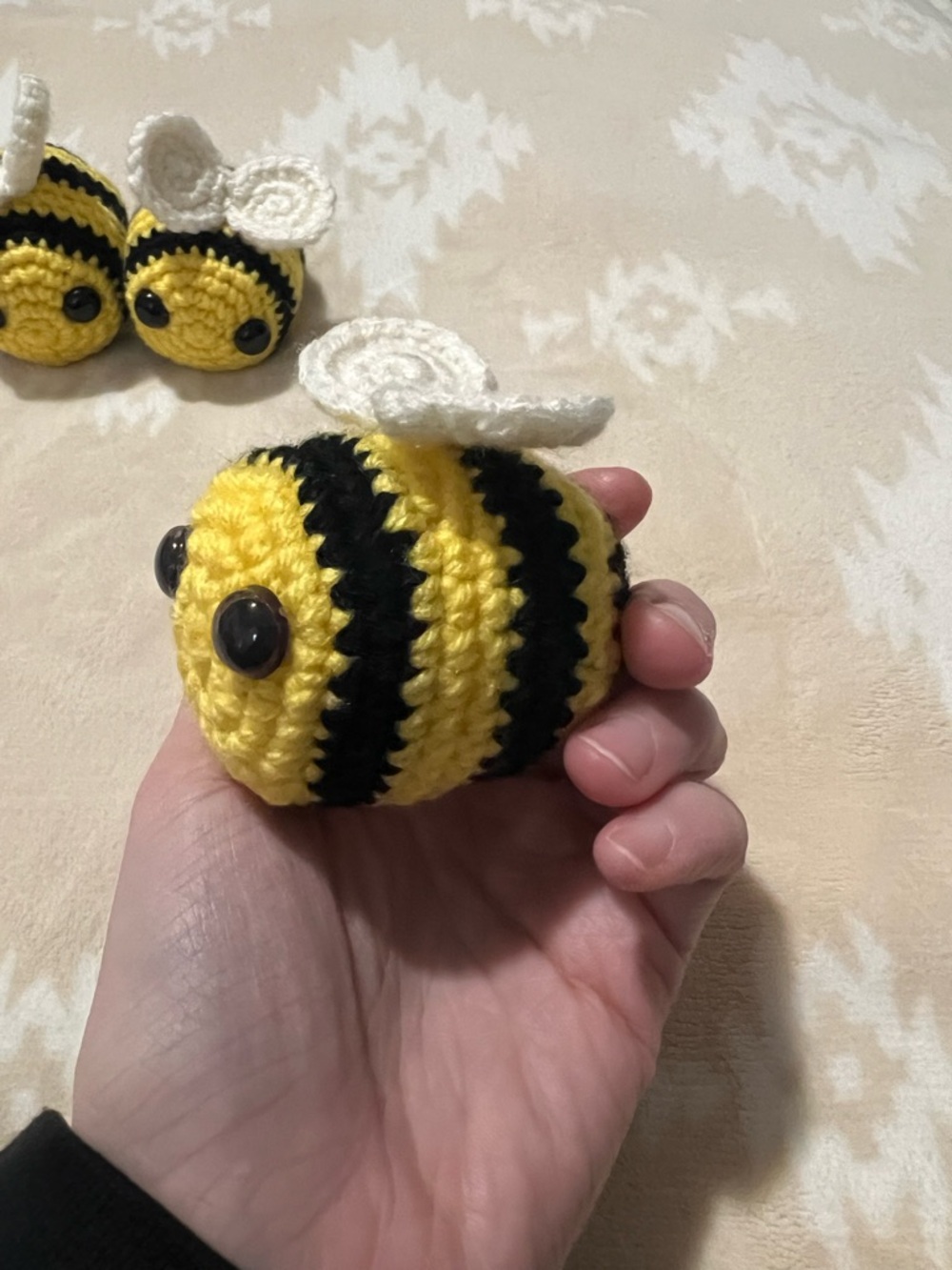 Little Crocheted Bee 🐝 - Picture 4 of 7